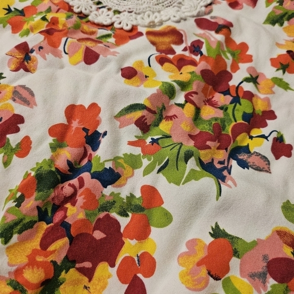 Roebuck & Co Cold Shoulder Floral & Embroidered 100% Rayon Girls Blouse Size M - Picture 5 of 6